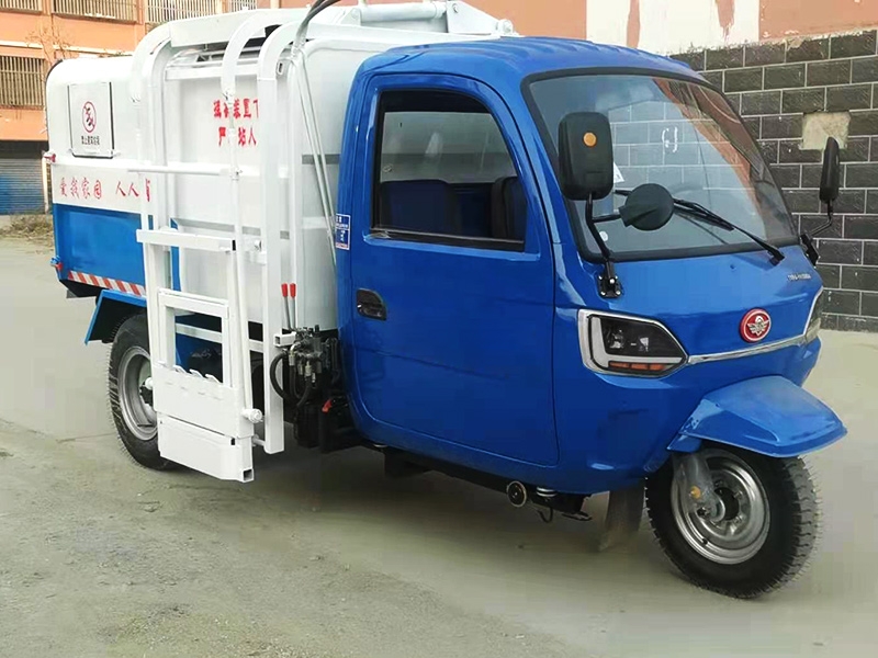 機(jī)動(dòng)掛桶垃圾車
